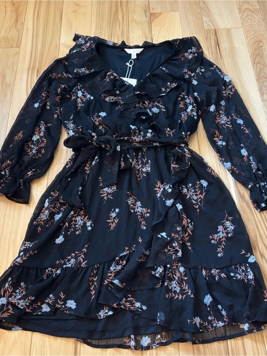 LC Lauren Conrad Dresses & Skirts - NEW LC Lauren Conrad Black Floral Ruffle Faux Wrap Style Dress